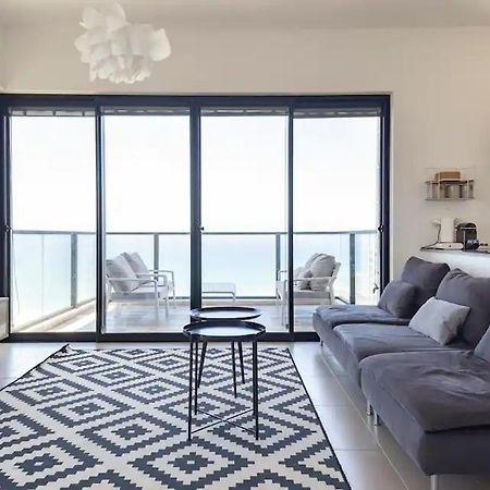 Oַ&O Group- Luxury Apt Tower Best Sea View バト・ヤム エクステリア 写真