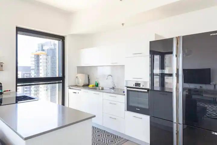 Oַ&O Group- Luxury Apt Tower Best Sea View バト・ヤム エクステリア 写真