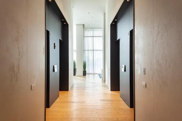 Oַ&O Group- Luxury Apt Tower Best Sea View バト・ヤム エクステリア 写真