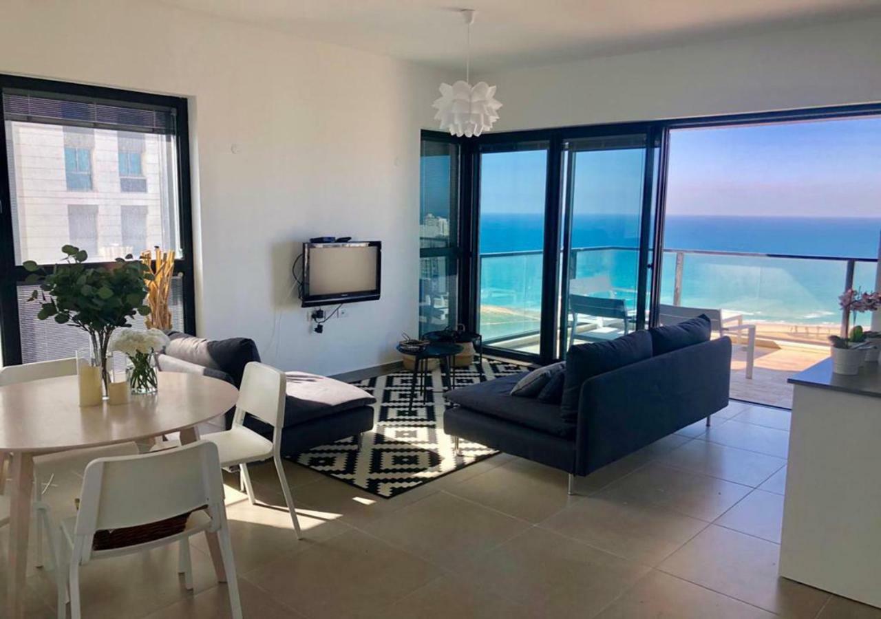 Oַ&O Group- Luxury Apt Tower Best Sea View バト・ヤム エクステリア 写真