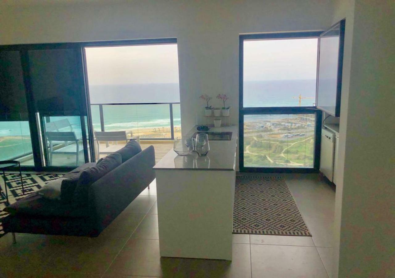 Oַ&O Group- Luxury Apt Tower Best Sea View バト・ヤム エクステリア 写真