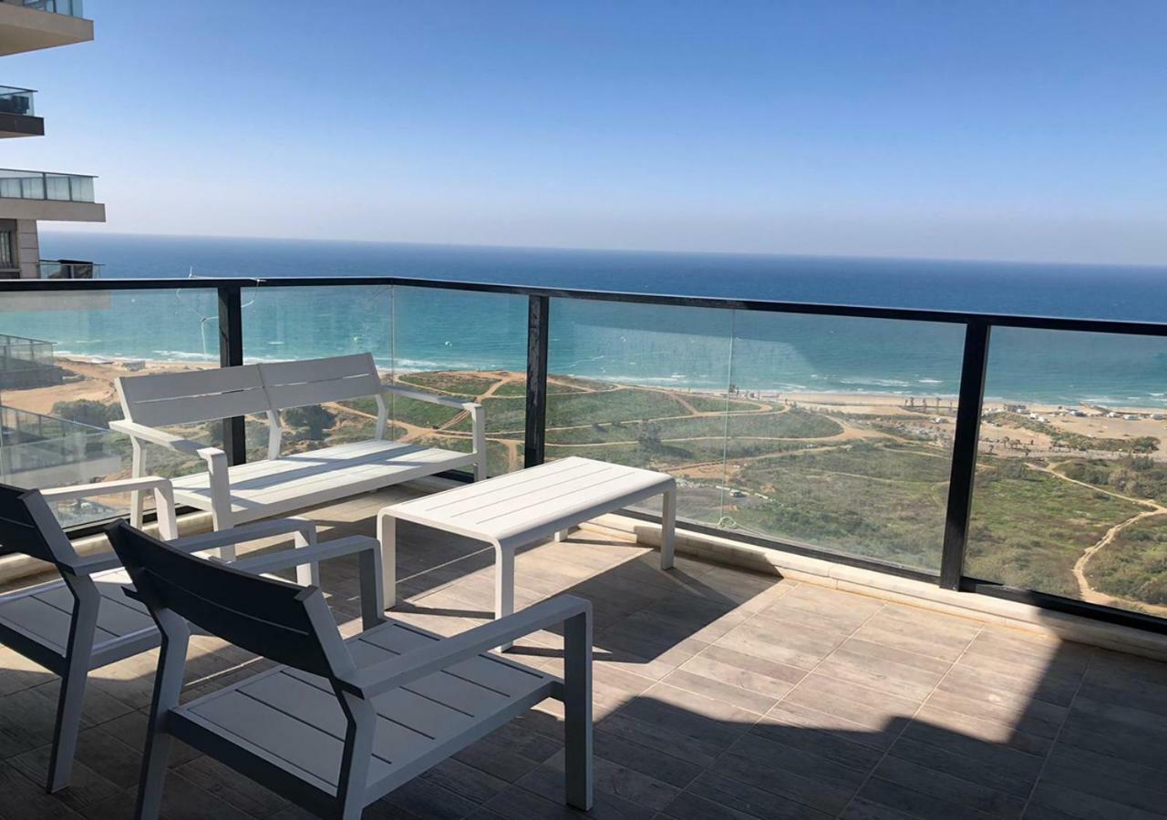 Oַ&O Group- Luxury Apt Tower Best Sea View バト・ヤム エクステリア 写真